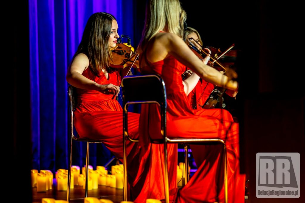 Wieczór z muzyką filmową w blasku świec